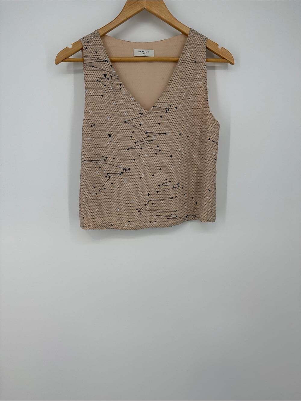 Babaton by Aritzia lined v-neck blouse with geometric pattern